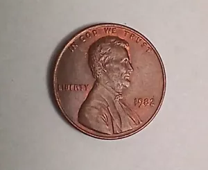 ~ 1982 Philadelphia Lincoln Memorial Cent ~ Small date Variety; Beautiful Coin - Picture 1 of 12