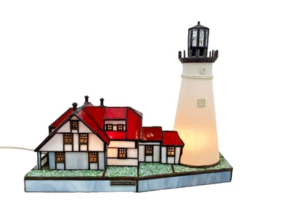Lámpara faro de vitral Forma Vitrum Coastal Heritage Portland Head Maine Foto 1 de 4