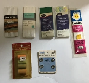 Vintage Old Sewing rick rack, snaps etc - Picture 1 of 3