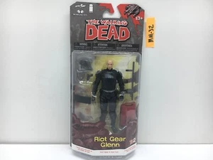RIOT GEAR GLENN con LATA DE GAS The Walking Dead Comic Series 2 McFarlane 2013 - NUEVO - Imagen 1 de 5