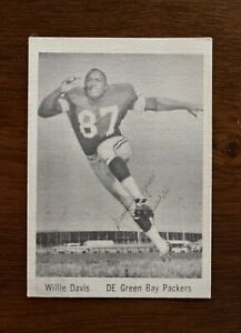 1967 Green Bay Packers Promo Card. Willie Davis (HOF) Facsimle Auto on card.
