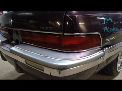 Luz trasera derecha pasajero sedán compatible con 92-93 Roadmaster 1671417 Foto 1 de 4