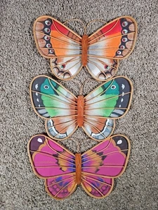 Colgantes de pared de mariposa de bambú de madera curvada de colección (3) alas de tela modernas de mediados de siglo - Imagen 1 de 8