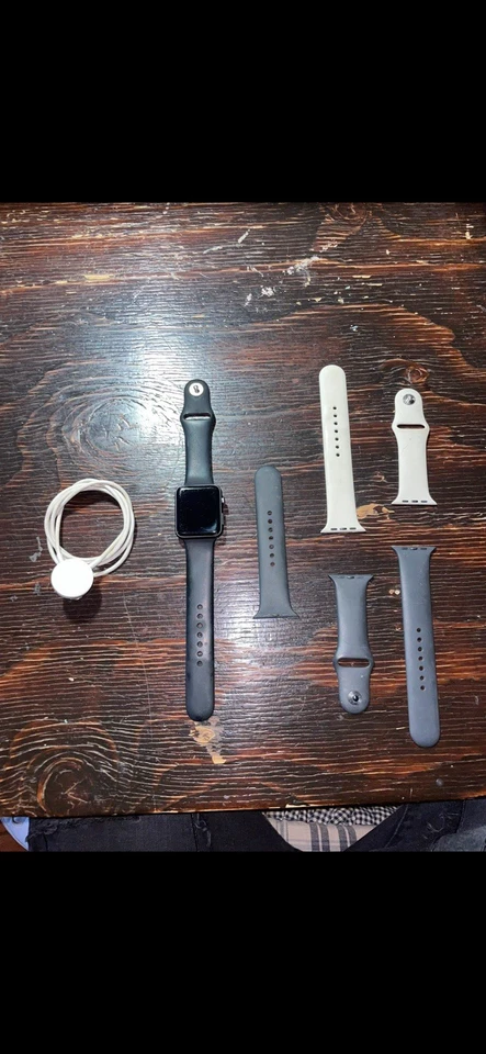 Apple Watch Series 3 42mm Cassa Grigio Siderale in Alluminio - Immagine 1 di 1