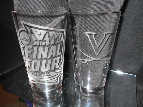 2019 FINAL FOUR CONTENDER VIRGINIA CAVALIERS ETCHED 16 oz PINT GLASSES (2) Cover