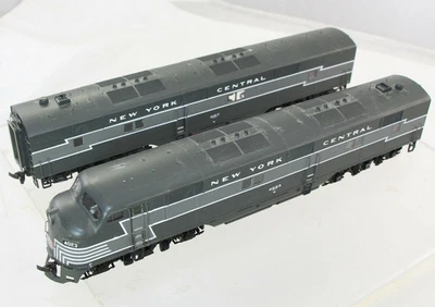 HO EMD E7 A/B Set (Pwd+Dmy) New York Central #4023/4107 DCC Ready NOS # 21065/7 - Image 1 of 4