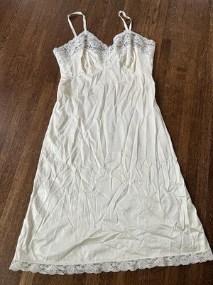 Vestido de noite vintage creme renda sedosa babydoll tamanho médio - Imagem 1 de 3
