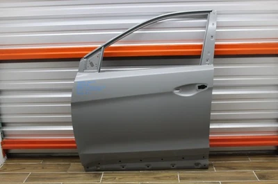 2013 2018 HYUNDAI SANTA FE LEFT SIDE FRONT DOOR SHELL OEM - Image 1 of 4