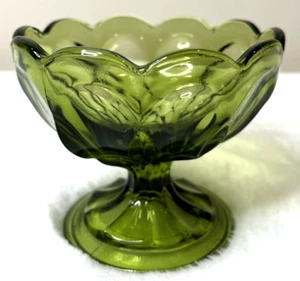 Plato perfecto con patas de caramelo de vidrio verde aguacate Anchor Hocking Aprrox. De 4" de alto - Imagen 1 de 7