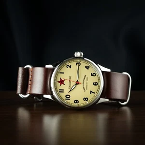 Raro orologio da polso uomo vintage militare sovietico Komandirskie "Morte alle spie" 1990 - Foto 1 di 7