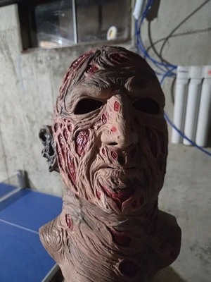 Máscara Nightmare Elm St Freddy Krueger estudios de truco o trato Foto 1 de 3