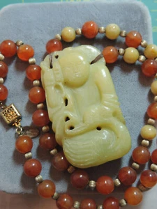 Vintage Les Bernard Carved Green Stone Pendant Carnelian Bead Necklace Cb95 - Picture 1 of 7
