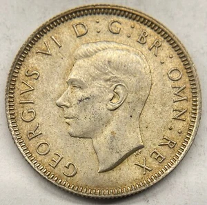 Great Britain 1945 English Crest Shilling Silver Coin - Almost Uncirculated - Picture 1 of 2