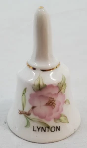 DE COLECCIÓN ~ Campana de cerámica en miniatura ~ LYNTON, Reino Unido recuerdo con gráfico de flores - Imagen 1 de 8