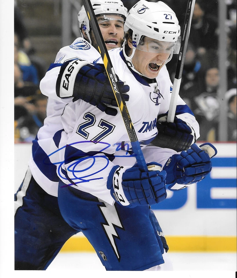 FOTO DE GOL 8X10 FIRMADA POR EL NOVATO JONATHAN DROUIN TAMPA BAY LIGHTNING  Foto 1 de 1