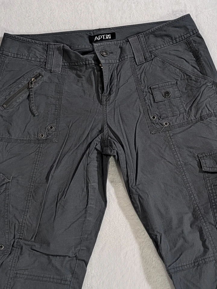 Apt. 9 Pantalones capri cargo gris claro oscuro para mujer, talla 10 Foto 1 de 4