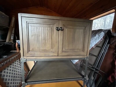 Fairmont Designs Coctelera Americana 30" Marrón Tocador con Tapa de Cuarzo Foto 1 de 4