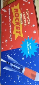 NEW! Scientific Explorer- The Meteor Rocket Kit 17" Blasts 100' STEM Homeschool - Picture 1 of 1