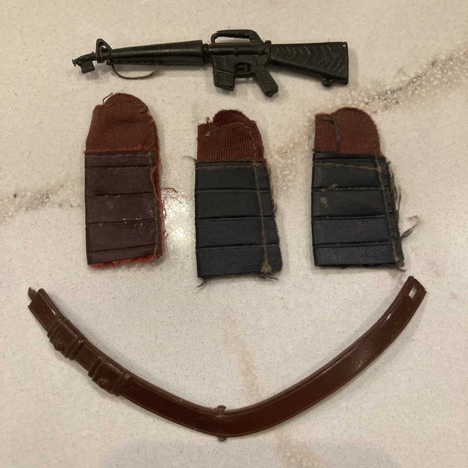 Original 1974 MEGO Planet Of The Apes Soldier 3 Gloves, 1 Bando Strap, & 1 Rifle - Image 1 of 4