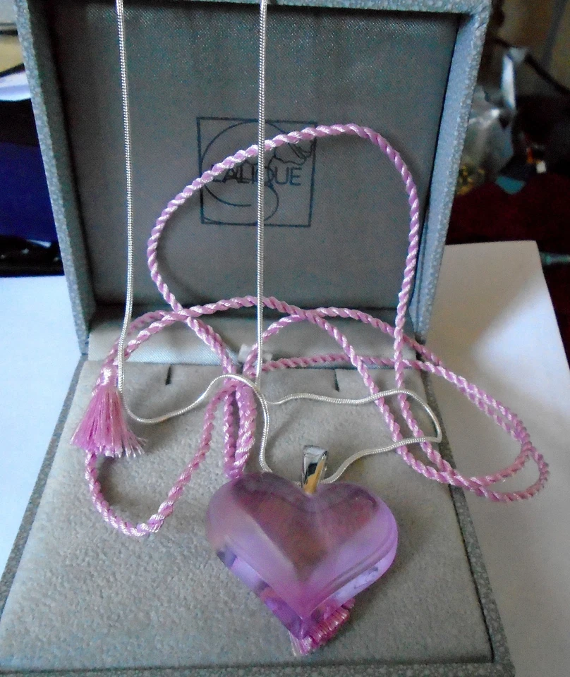 PENDANT LALIQUE BEAUTIFUL LARGE HEART STUNNING  PINK  & STERLING SILVER CHAIN - Image 1 of 1
