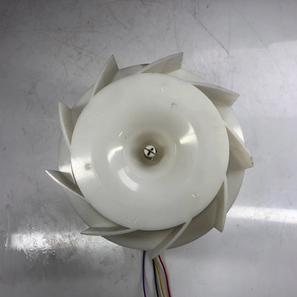 Motor ventilador condensador refrigerador LG Kenmore OEM, EAU63103205 Foto 1 de 4