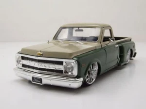 Chevrolet C-10 Stepside Pick-Up 1969 Verde Crema Coche a Escala 1:24 Jada Toys - Imagen 1 de 9