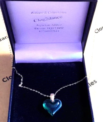 LALIQUE CRYSTALEMERALD GREEN HEART 9CT GOLD CHAIN OUTSTANDING - Image 1 of 4