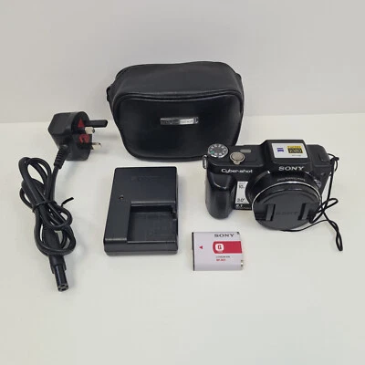 Sony Cybershot DSC-H10 8.1MP Digital Camera With Sony Cybershot Case - Image 1 of 4