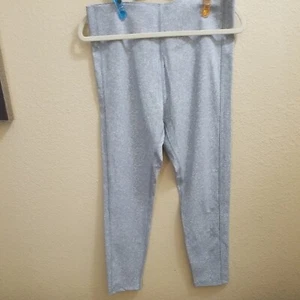 PINK Victoria’s Secret Active Gray Leggings Size XL Stretch Spell out Logo - Picture 1 of 4