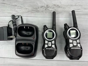 (2) Motorola MR350R Talkabout 2-Way Radios 35m Walkie Talkies & Charger - Zdjęcie 1 z 3