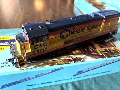 Athearn Blue Box #3454 U-30-B, Chessie #2307 - Nonpowered, HO - Image 1 of 4