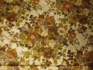 VINTAGE GABRIELLE CIE FLORAL FABRIC 2 YARDS BY 54 INCHES - Picture 1 of 1