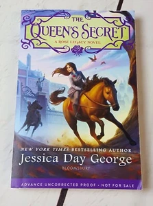 The Queen's Secret (Rose Legacy) by Jessica Day George 2019 ARC paperback - Foto 1 di 11