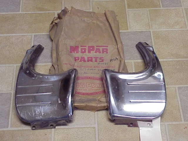 Par de protectores de piedra traseros Dodge Coronet Royal 1953 53 nuevos MoPar Foto 1 de 1