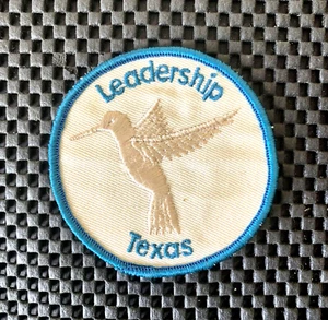 LEADERSHIP TEXAS RICAMATO CUCITO SOLO TOPPA COLIBRÌ 3" NOS - Foto 1 di 2