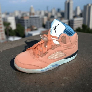 Nuevo sin caja Air Jordan 5 x DJ Khaled Zapatos para Hombre Carmesí Bliss Leche Azul Talla 5.5 W 7 - Imagen 1 de 11