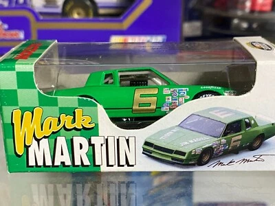 Action Mark Martin #6 Jim Magill NASCAR 1983 Monte Carlo 1:64 1 de 7.560 Foto 1 de 4