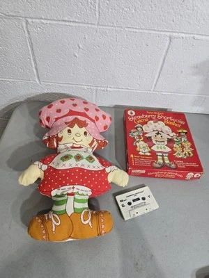 Cesta de juego Strawberry Shortcake vintage 1981 con almohada Shortcake Foto 1 de 4