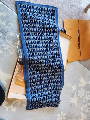 LOUIS VUITTON LV Split Wool Scarf Echarpe Blue Navy Men’s M70910 - Image 1 of 4