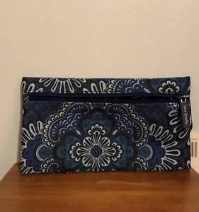 Vera Bradley NEU MIT ETIKETT AUFHELLEN FEDERMÄPPCHEN IN "BLAUEM GOBELIN" Stockfoto🛍 - Bild 1 von 5