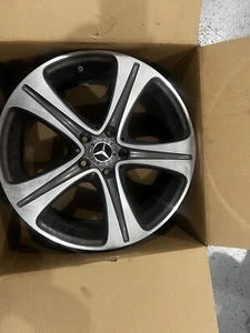 MERCEDES E300 W213 WHEEL RIM 18" 8Jx18 H2 ET43 & CENTER CAP & TPMS OEM 2017-19💎 - Picture 1 of 6