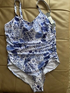 NWT Womens XL 1pc Swimsuit W/side Ruching MSRP $120 - Picture 1 of 3