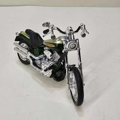 MOTO HARLEY DAVIDSON ESCALA 1/18 DIECAST MODELO BICICLETA 2004 04 FXSTDSE2 CVO Foto 1 de 4