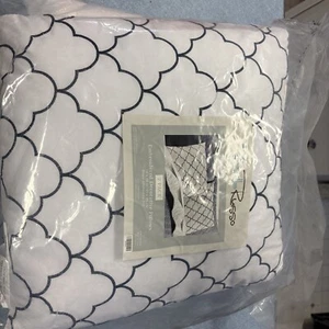 Bella Russo Embroidered Decorative Pillows Two Pack 18" x 18" - Picture 1 of 3