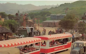 HOLLYWOOD CA UNIVERSAL CITY STUDIO TRAM FERMATA AT GULCH 1967 CARTOLINA 031325 U - Foto 1 di 2