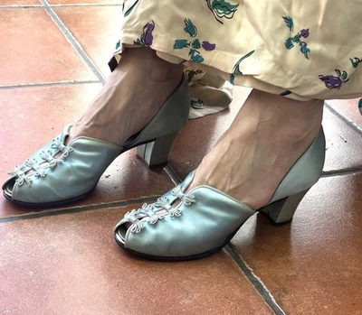 Vintage 40s Daniel Green 8.5 Comfy Satin Slipper Heels Blue Boudoir - Image 1 of 4