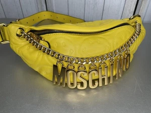 MOSCHINO Gelb Smiley Gesicht Leder Gürteltasche Bauchtasche Metall Logo RAR Neu ohne Etikett - Bild 1 von 10