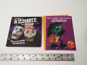 A Zombie Ate My Cupcake!: 25 Weird Cupcake Recipes-Lily Vanilli-HALLOWEEN CARD** - Bild 1 von 9
