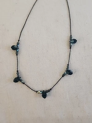 COLLAR CRISTAL AZUL ACABADO METAL PISTOLA FIRMADO GIVENCHY 15.5-18.5" Foto 1 de 4