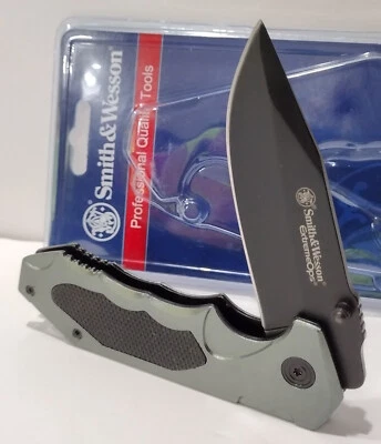 Smith & Wesson Extreme Ops Drop Point Blade Linerlock Tactical Pocket Knife EDC